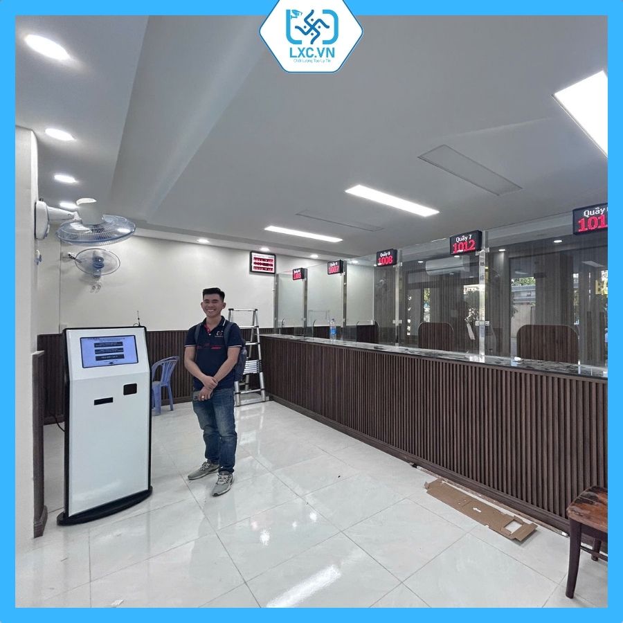 Kiosk Lấy Số Thứ Tự Cảm Ứng Touchscreen PR-1501PC | Giải Pháp Xếp Hàng Tự Động Hiện Đại